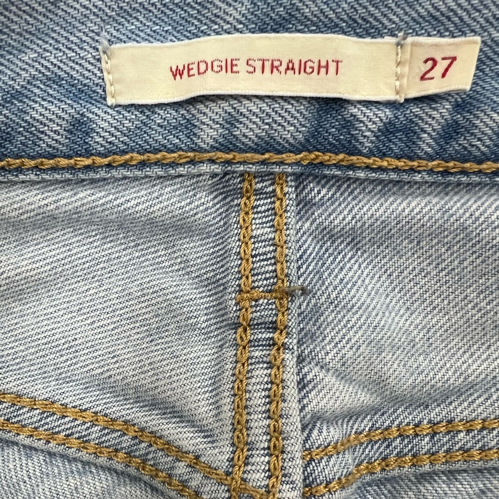 Levis Premium Wedgie Straight Jeans - Picture 9 of 11